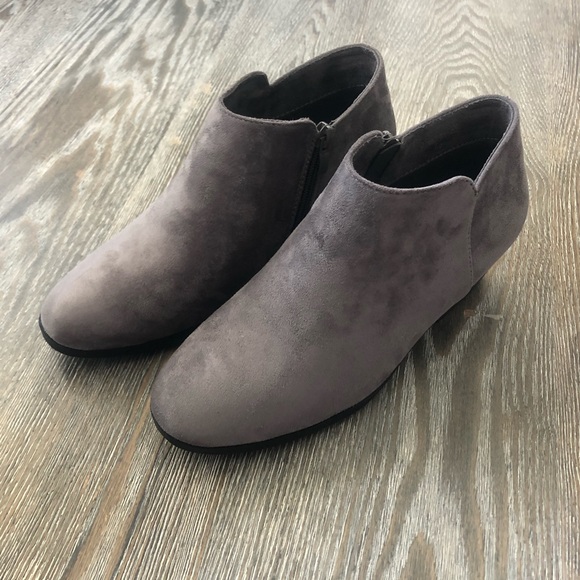 KAPTENE Chatty Western Heel Round Toe Booties - Picture 4 of 9